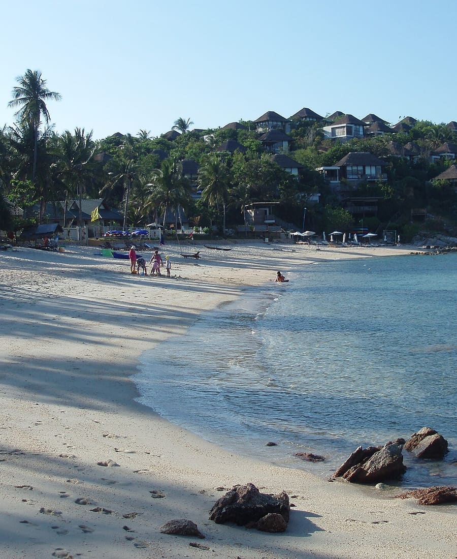 Ruhiger Sandstrand auf Koh Samui